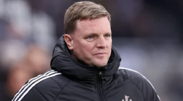 إدي هاو يختار أرسنال ومانشستر سيتي كأفضل خصمين واجههما نيوكاسل هذا الموسم